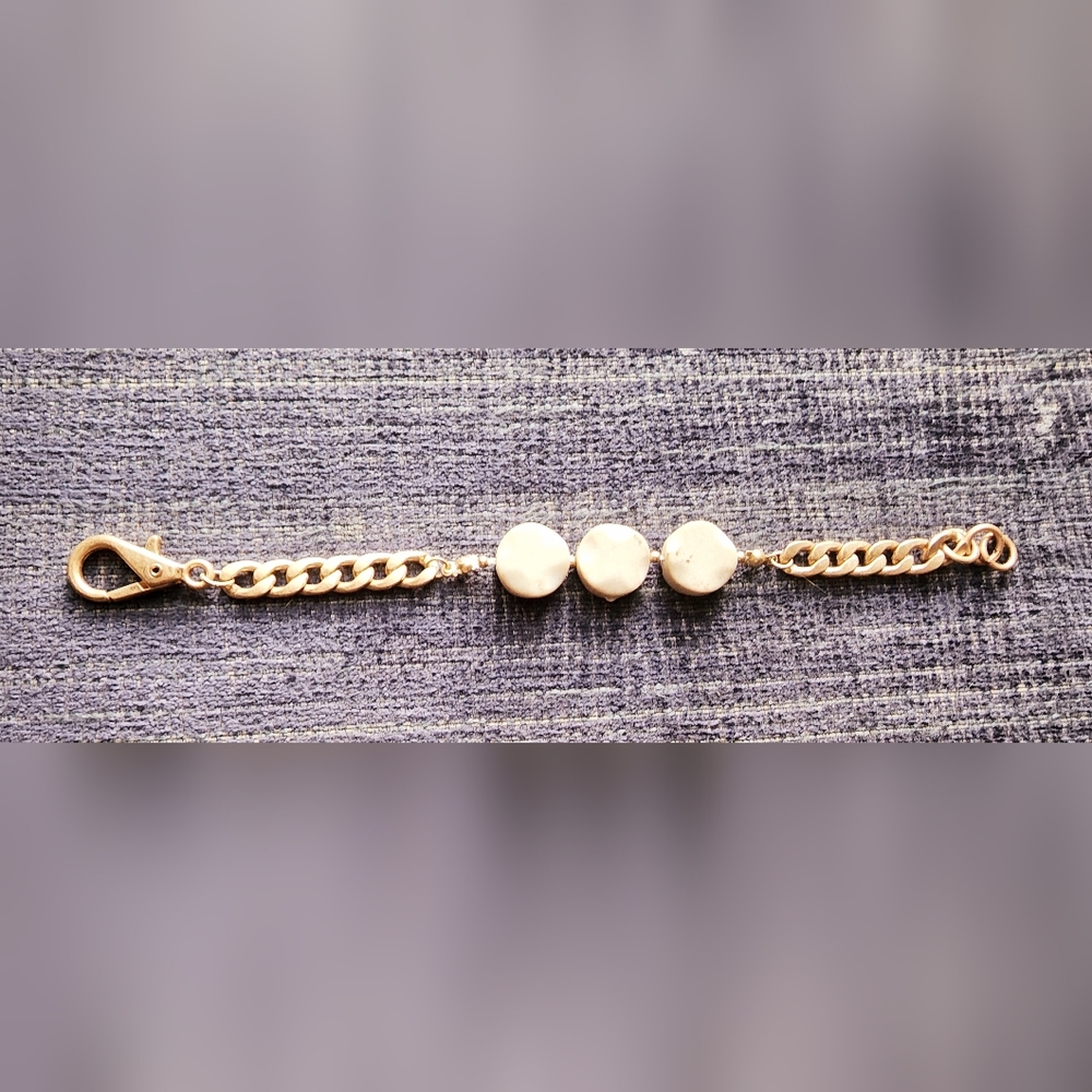 Matte gold link with 3 hammered cream off white stone bracelet, luxury, minima